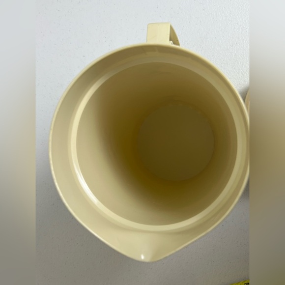 Vintage Cream and Yellow Pitcher Set - Picture 13 of 14